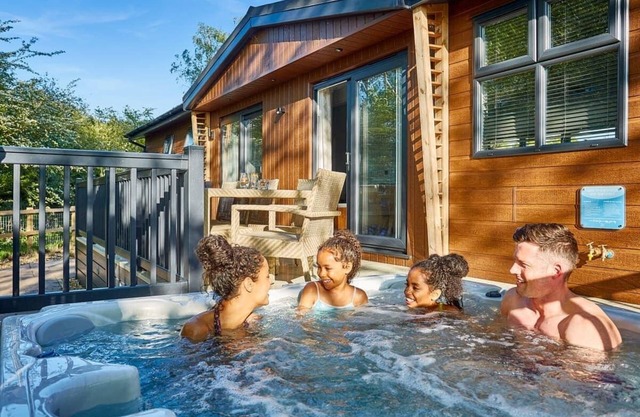 Luxurious lodge perfect for a family or group of friends wanting to enjoy all the activities.