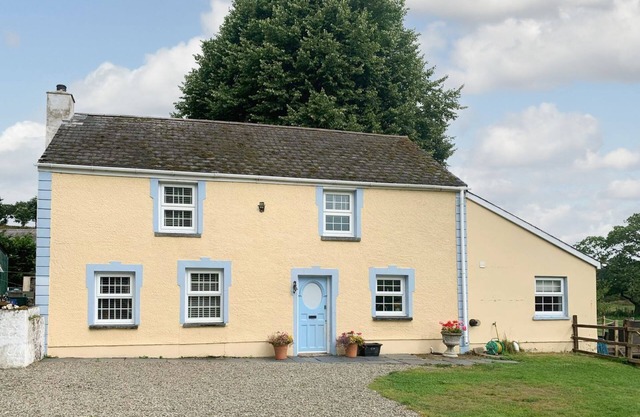 4 bedroom accommodation in Talgarreg