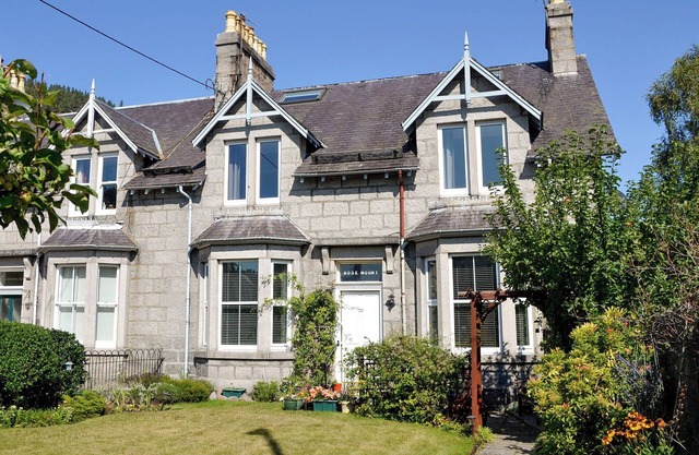 Alojamiento de 4 habitaciones en Ballater