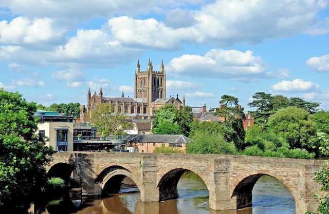4 bedroom accommodation in Peterchurch, near Hereford