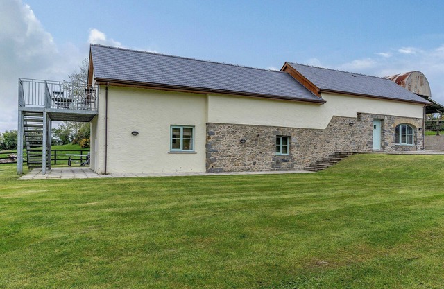 Alojamiento de 4 habitaciones en Cross Inn, near New Quay