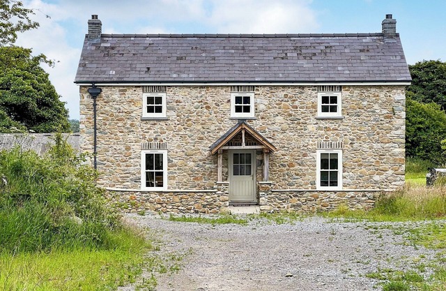 4 bedroom accommodation in Glandwr, near Cardigan