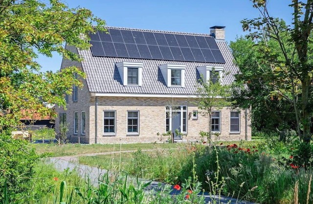 4 bedroom accommodation in Oosterend