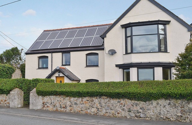 Alojamiento de 4 habitaciones en Llanfaelog, cerca de Rhosneigr