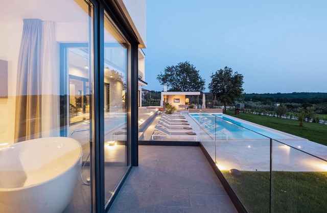 4 bedroom accommodation in Fuskulin