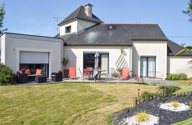 Alojamiento de 4 habitaciones en Hillion