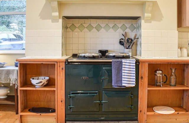 4 bedroom accommodation in Perth