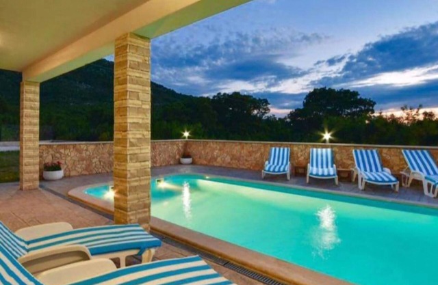 4 bedroom accommodation in Konjsko