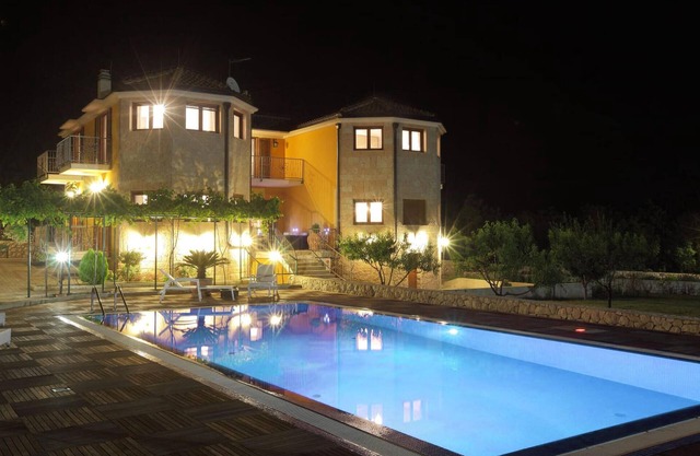 4 bedroom accommodation in Svib
