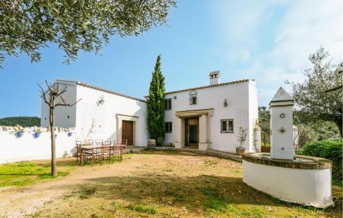 4 Bedroom Amazing Home In Constantina