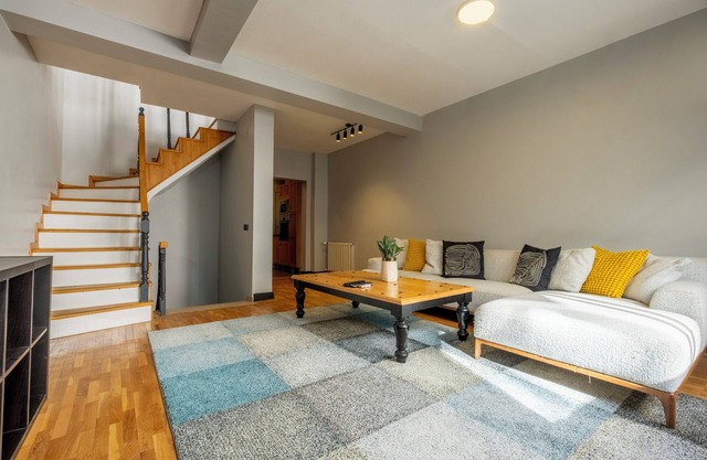 4-bedroom apartment with private terrace, AC and WiFi
