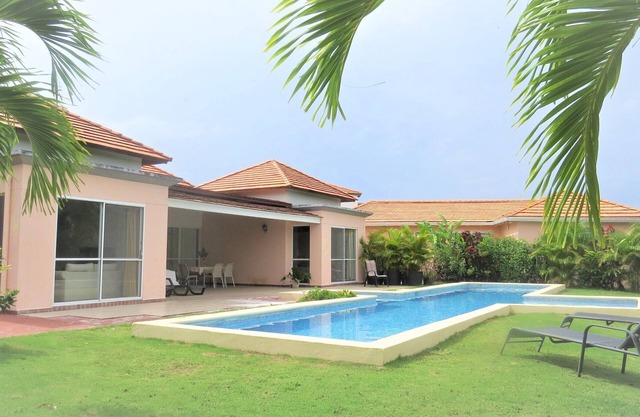 Golf & Beach Villa independiente con piscina privada