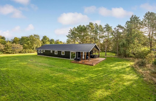 4 Bedroom Beautiful Home In Rødby
