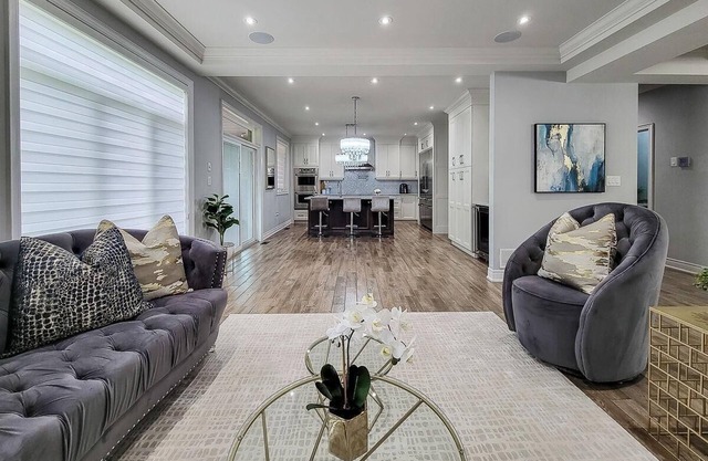4 Bedroom Cozy Family Home 5 minutes from the beach
