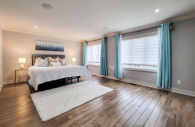 4 Bedroom Cozy Family Home 5 minutes from the beach