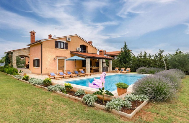 Acogedora casa de 4 dormitorios en Pula