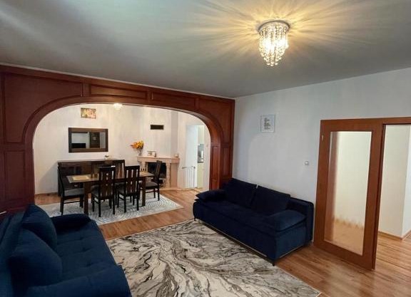 4 Bedroom Elegant, beautiful and spacious home with a botanical garden