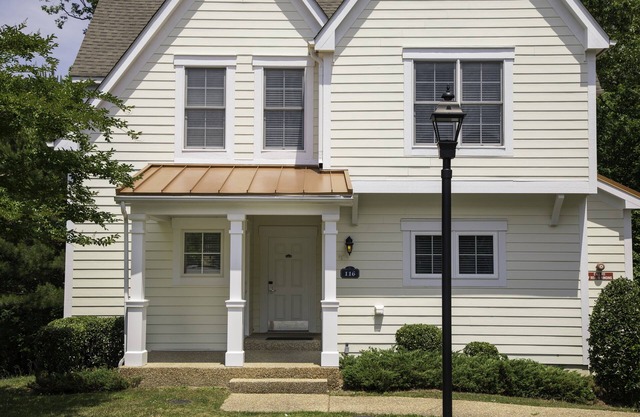 4 bedroom Estate close to Busch Gardens