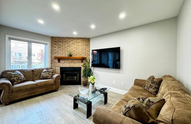 4 Bedroom Family Home Close To Pickering Casino