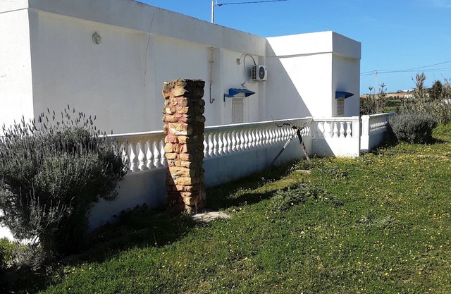 4-bedroom farmhouse in enchanting Taklisah with AC