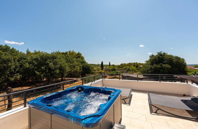 Precioso apartamento de 4 habitaciones en Korlat