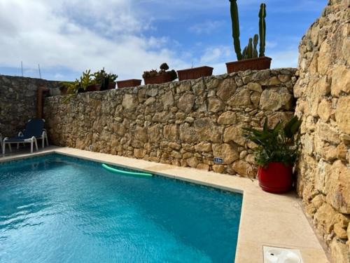 4 Bedroom Holiday Home with Private Pool
