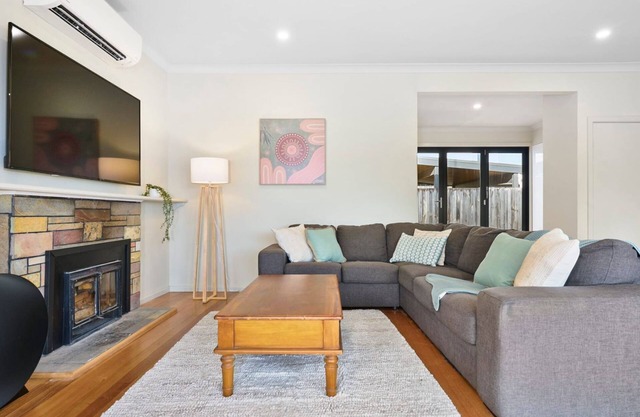 4 Bedroom Home in Heathmont Perfect for Families