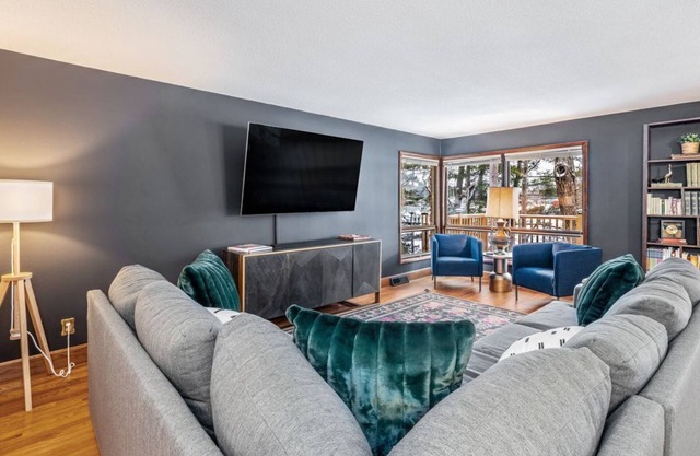 4-Bedroom Home on Moon Lake