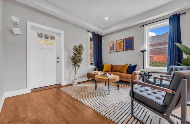 4 Bedroom Home + Parking Near Henry Ford Museum