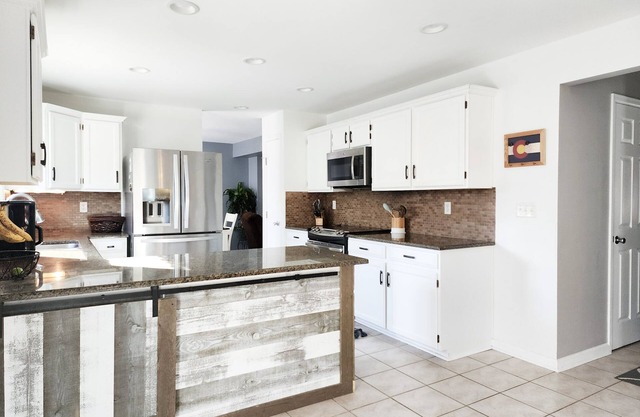 3 Bedroom Home with Office, Gym, Hot Tub