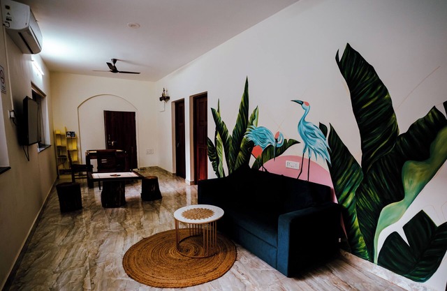 4-bedroom hotel in brilliant Goa with AC, WiFi. Enjoy a relaxing stay