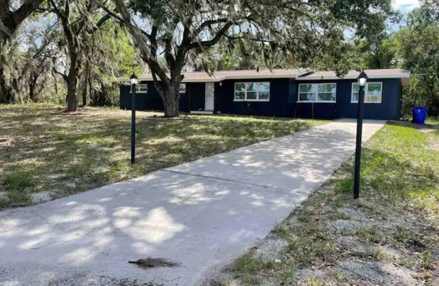4-bedroom house in fantastic Sebring with AC
