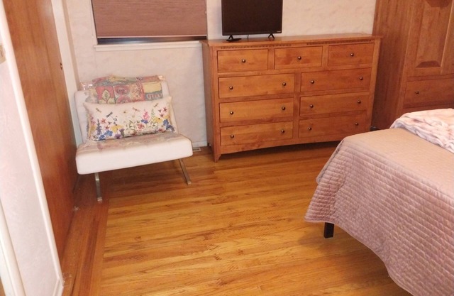 4-bedroom house in Secret Sacramento Upscale Area with AC, WiFi
