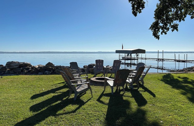 4-bedroom house in peaceful Fond du Lac with AC Beautiful Lakefront property