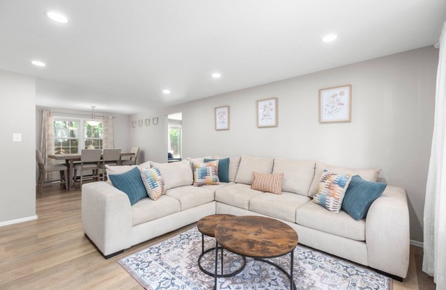4-bedroom house in peaceful Fredericksburg VA with WiFi, AC Enjoy your stay