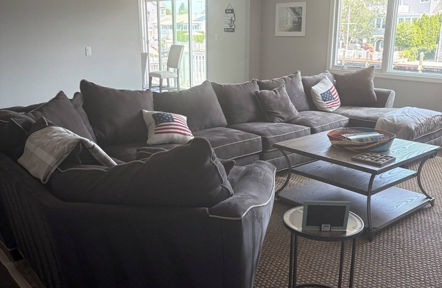 4-bedroom house in welcoming Point Pleasant with a double lot dock