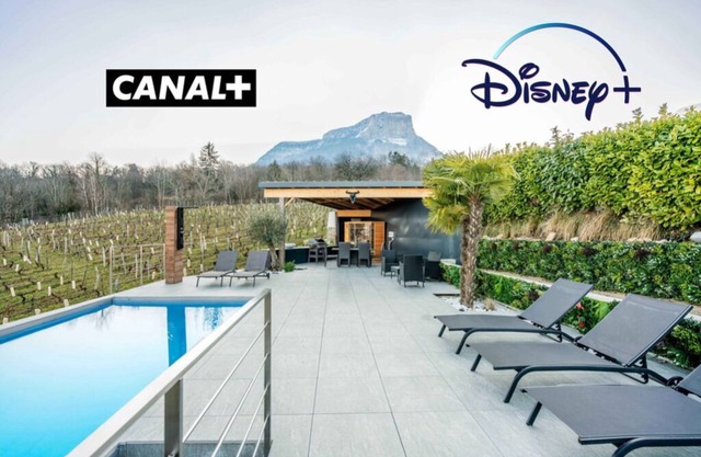 4-bedroom house with jacuzzi, private pool and sauna