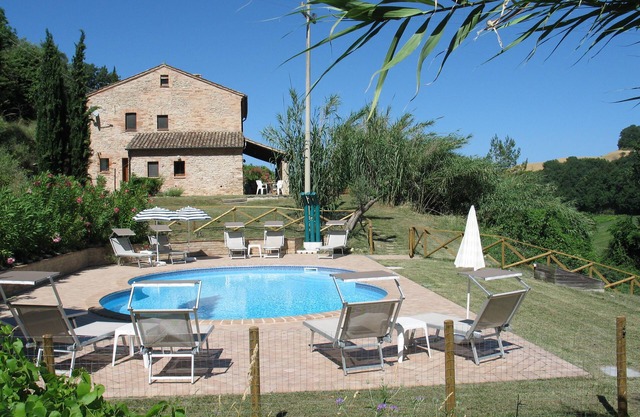 4 bedroom villa with private pool set in 8 acres in Le Marche
