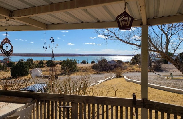 4 Bedroom Lake House with fantastic views and plenty of space.