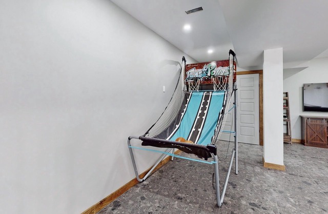 4 Bedroom Lakefront Townhouse Cottage