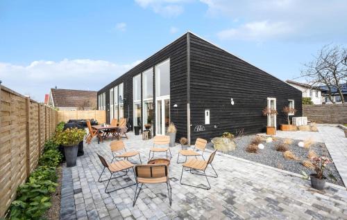 4 Bedroom Lovely Home In Gilleleje