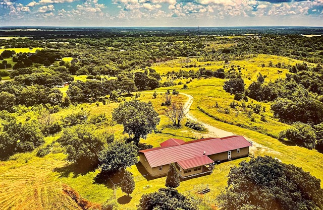 4 Bedroom on 15 Acres Near Crossbar Off Road Park & Turner Falls