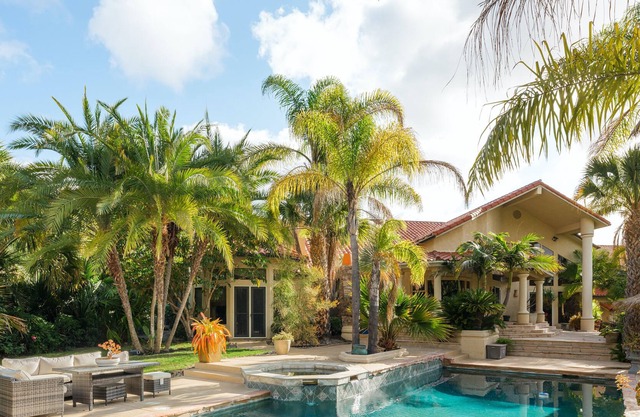 4 BEDROOM RANCHO SANTA FE HOME W POOL BEAUTIFUL YARD AND THEATRE