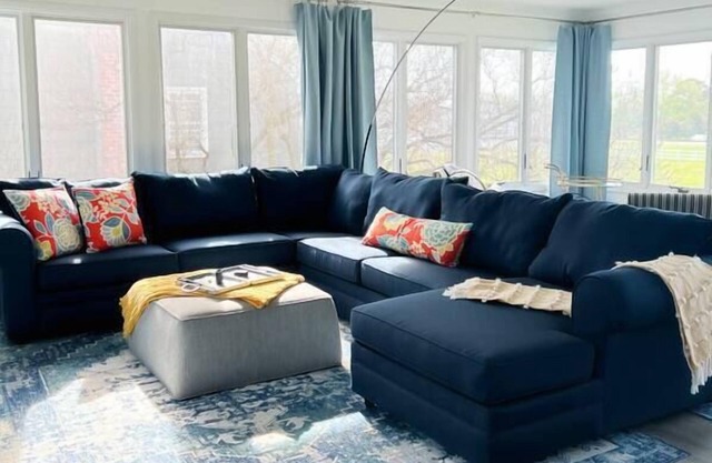 4-Bedroom Retreat: Modern, Pet-Friendly