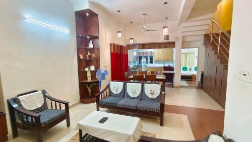 4 Bedroom Service Apartment with Kitchen near Velachery - Madipakkam - Pallikaranai