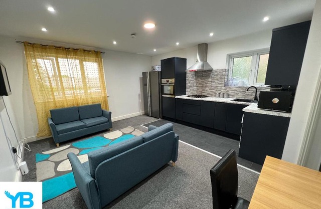 4 Bedroom shared house with 2 own suite