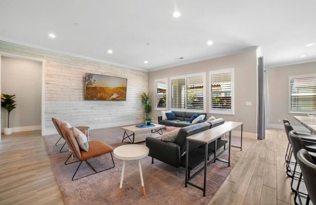 4 Bedroom Sleeps 10 l Family Home l Near Wineries