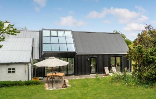 4 Bedroom Stunning Home In Knebel