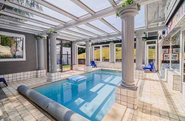 4 Bedroom Villa with Heated Indoor Pool in Kapla