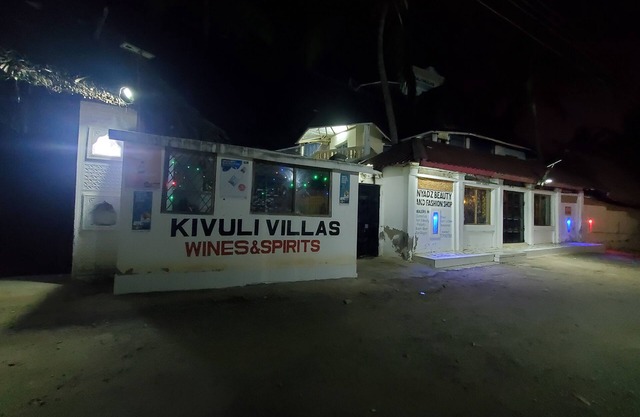 4 bedroom villa with a kitchen